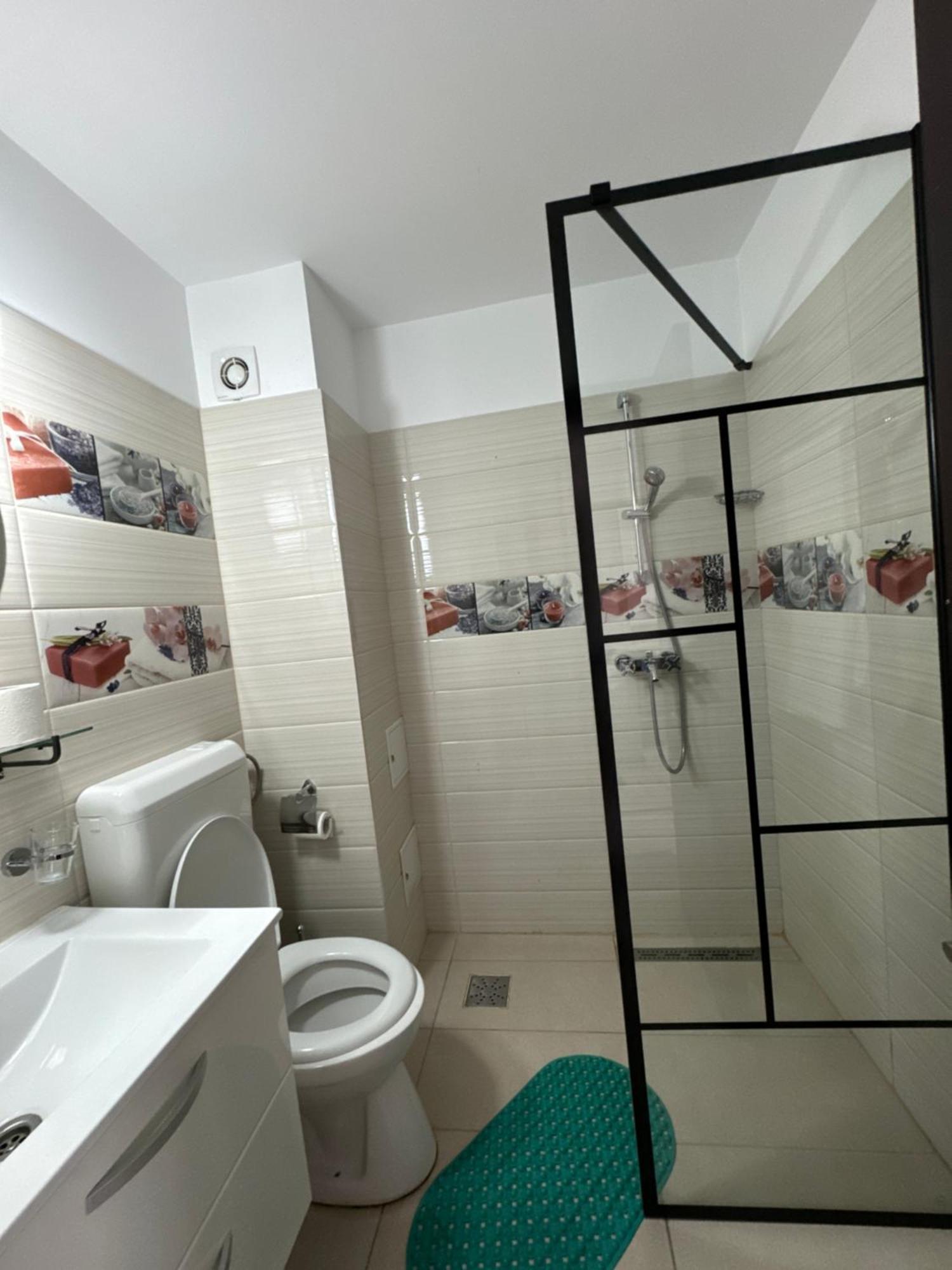 Fast Airport Accomodation Otopeni Luaran gambar