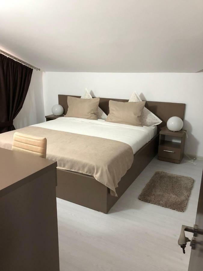 Fast Airport Accomodation Otopeni Luaran gambar